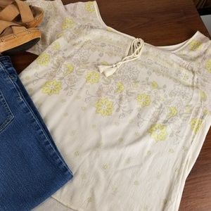 5/$15  American Eagle  ivory/yellow shirt 272